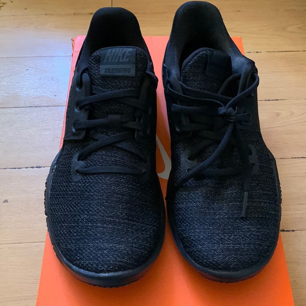 Nike Flex Control Sneakers